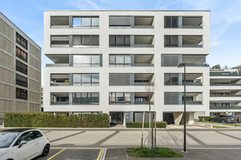 Garden-level apartment in Glattpark (3)