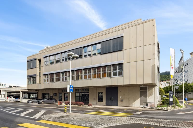 IN AFFITTO: LOCALI COMMERCIALI ECCEZIONALI A NEUCHÂTEL (1)