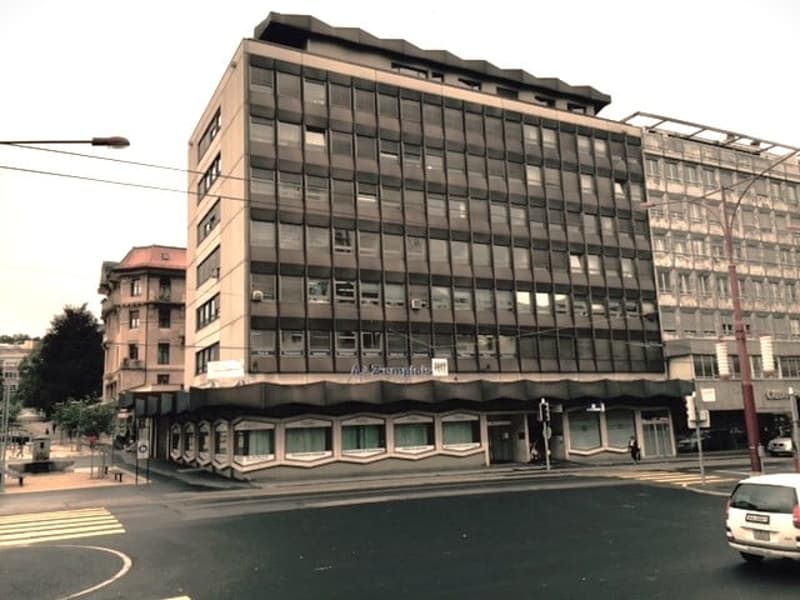 Magnificent commercial space in the city center opposite the post office (13)