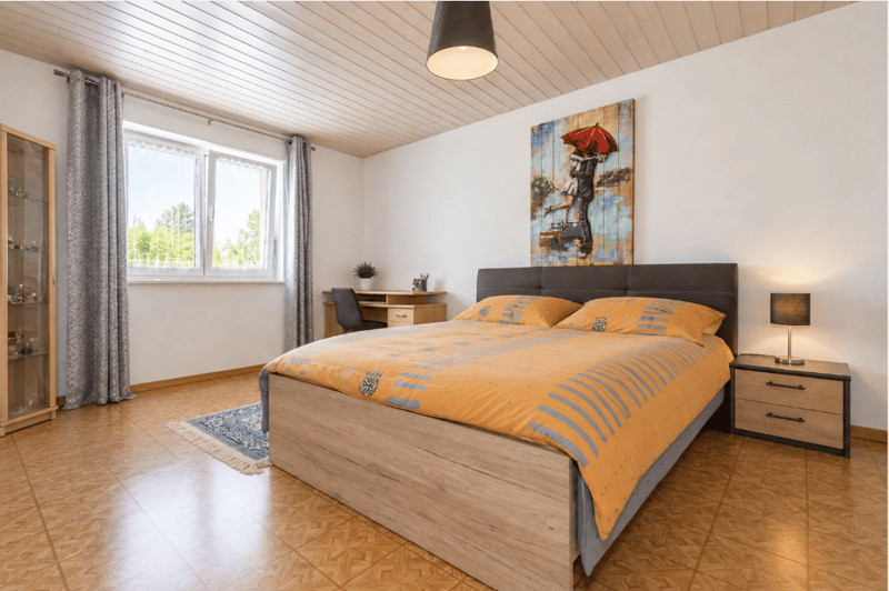 Magnifique maison individuelle de 9 pièces avec piscine à Vicques (7)