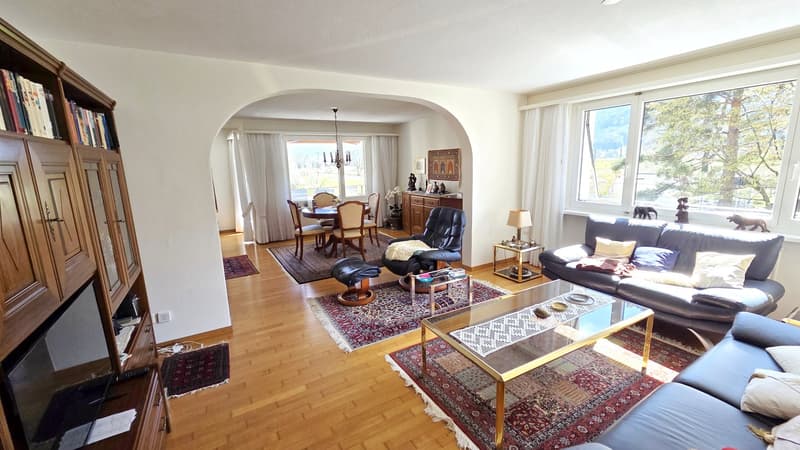 riesiges Wohn-/Esszimmer nach Wanddurchbruch