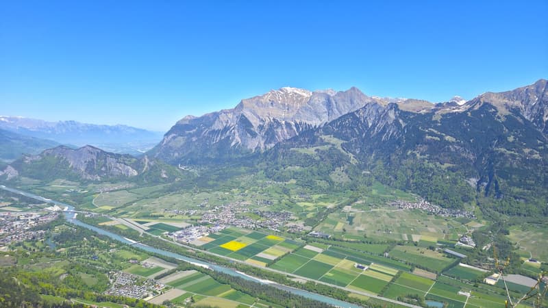 Sicht auf Maienfeld und Umgebung