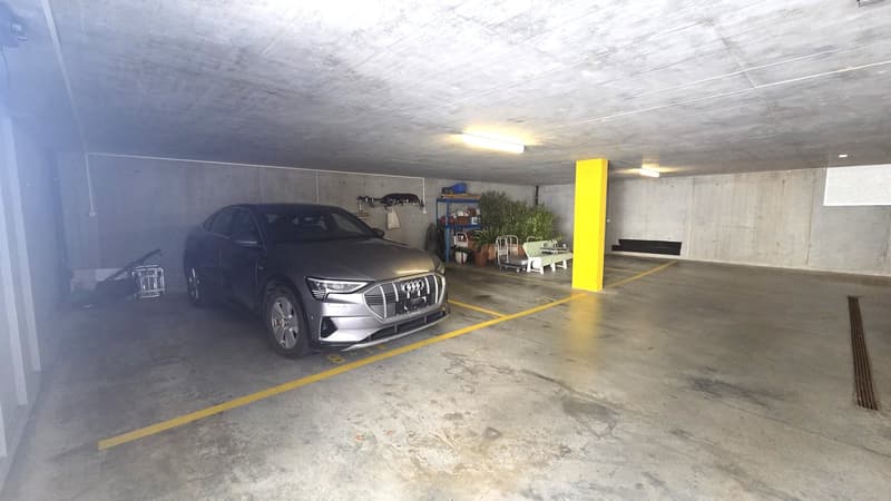 übergrosser Parkplatz