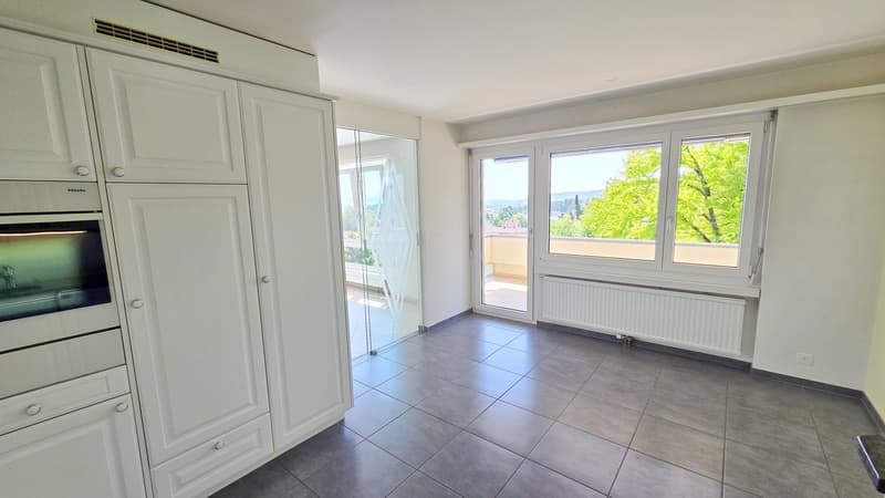 Essplatz mit Balkon