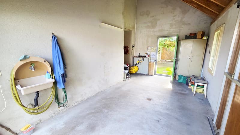 Einzelgarage mit Gartenausgang