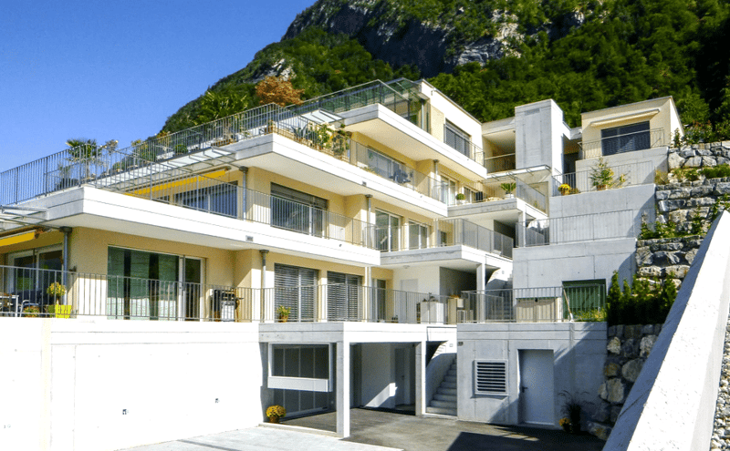 Neuwertige, riesige 5 ½-Zimmer-Terrassenwohnung mit schönstem Talblick auf der Sonnenseite (1)