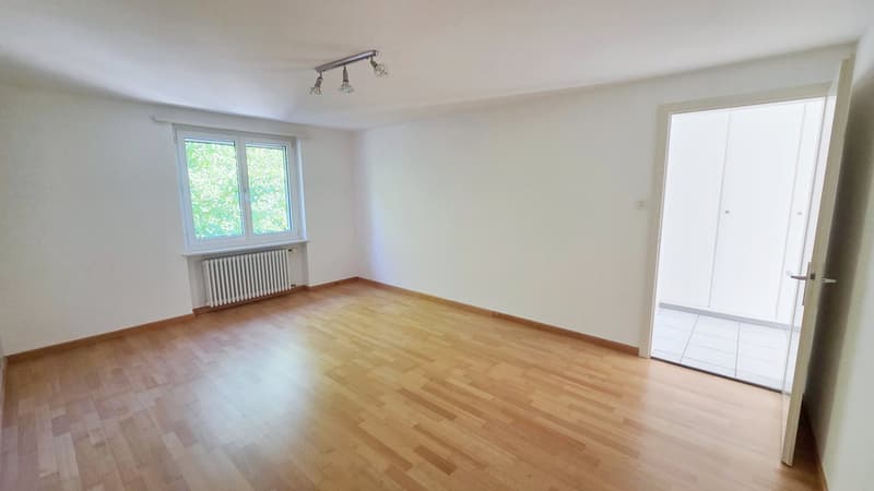 Wohn- und Geschäftshaus mit 2 Wohnungen und einem Coiffeursalon, Bruttorendite 4.3% (3)