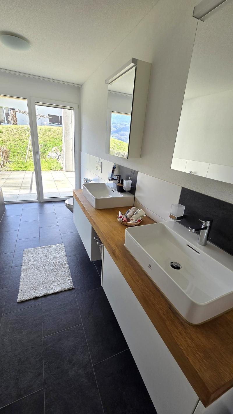 Grosszügige 5 ½-Zimmer-Terrassenwohnung mit schönstem Talblick auf der Sonnenseite (11)