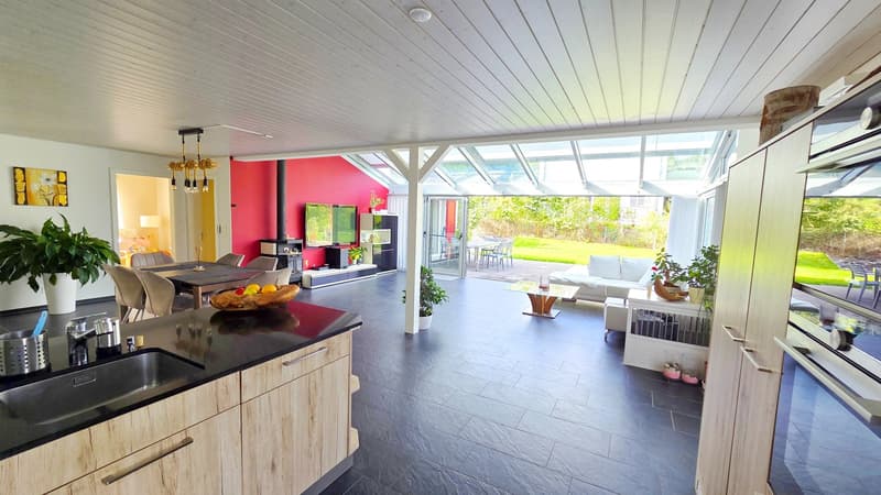 Freistehendes, gut unterhaltenes Einfamilienhaus mit riesigem Wohnraum an grandioser Makrolage (5)