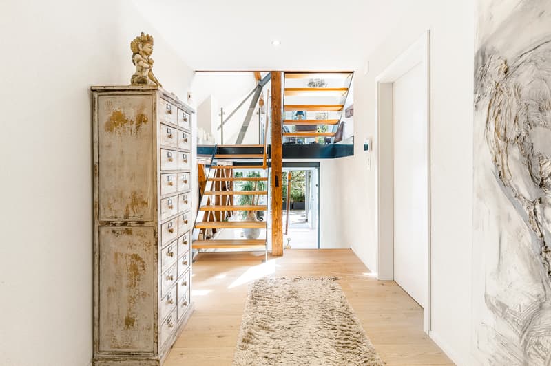 Vivere e lavorare con stile sotto un unico tetto - una casa con carattere (2)