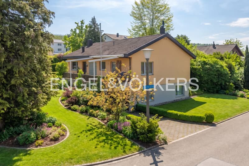 Einfamilienhaus mit grossem Grundstück und Raum für Ideen (1)