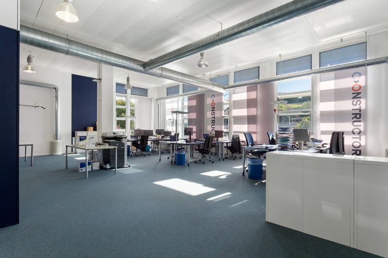 "TOP AUSGEBAUTE BÜROFLÄCHEN MIT BLICK AUF DEN RHEIN" (8)