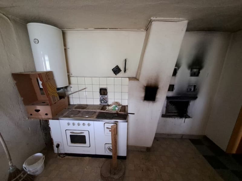 Antica casa colonica con grande appezzamento (8)