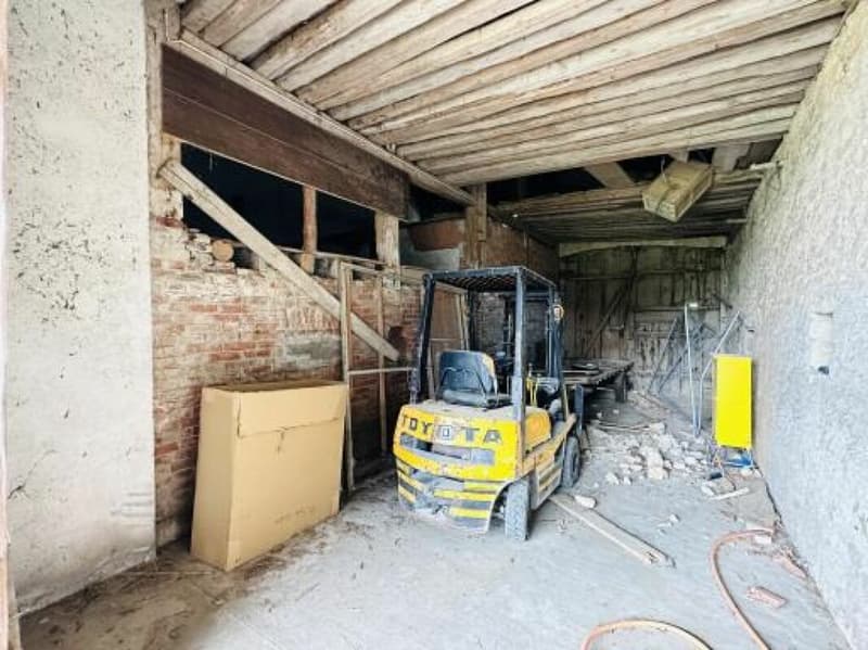Antica casa colonica con grande appezzamento (10)