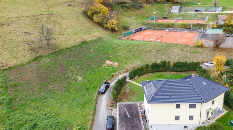 Terrain constructible ensoleillé avec projets MFH approuvés - Waldenburg BL (6)