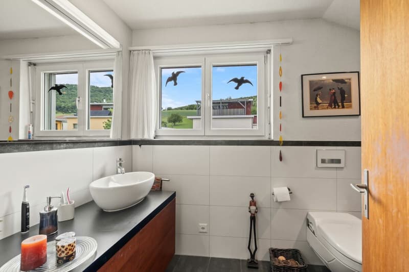 Bad im Obergeschoss mit Badewanne