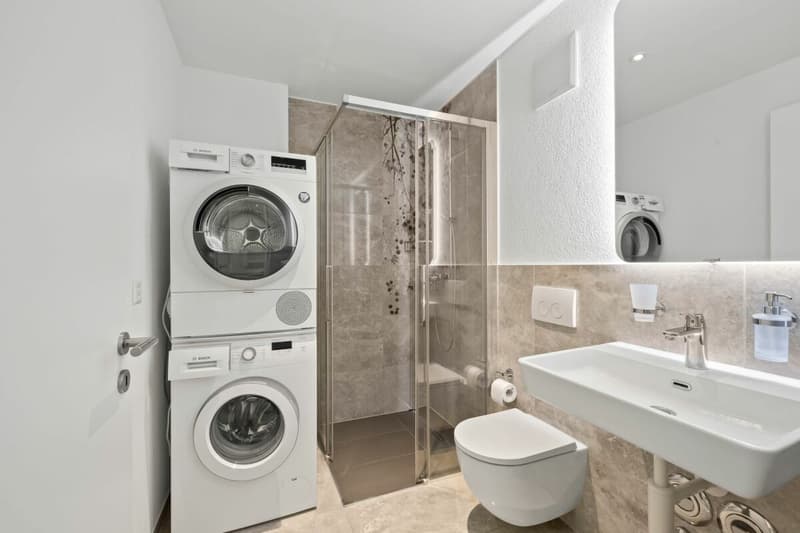 Dusche und Waschzimmer
