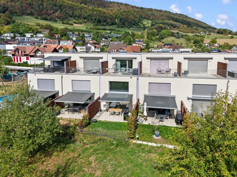 Modernes Reihen-EFH überzeugt durch idyllisches und zentrales Wohnen - optimal für Familien (1)