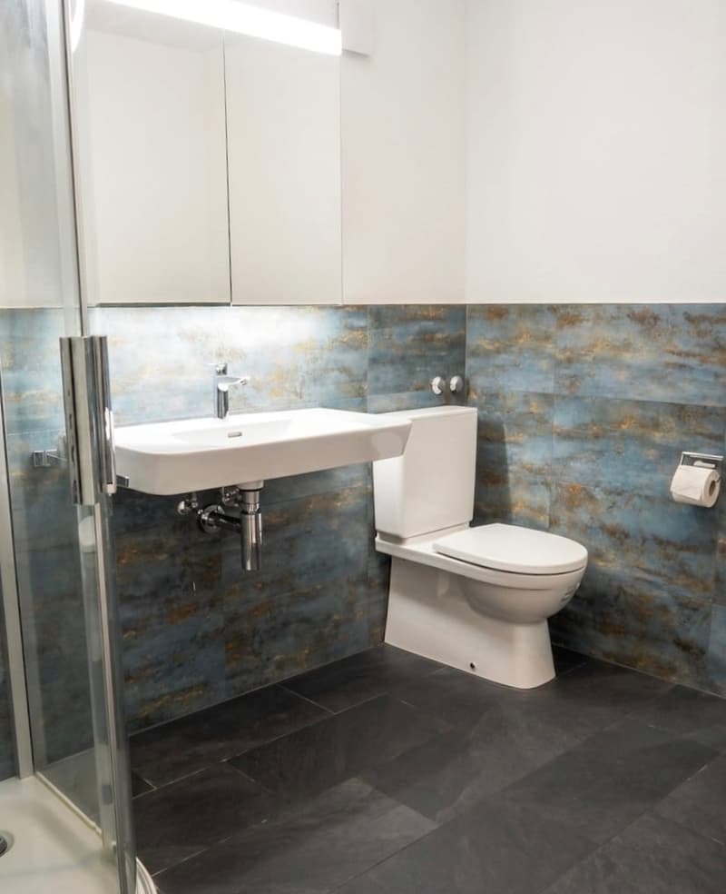 Appartement moderne 4.5 pièces à Susten avec NK et parking (9)