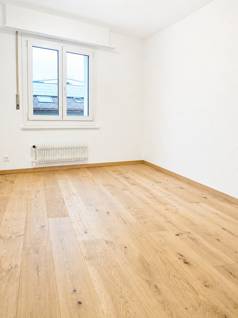 Appartement moderne 4.5 pièces à Susten avec NK et parking (5)