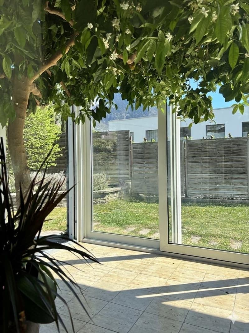 Villa d'eccezione con garage, laboratorio, giardino paesaggistico e giardino d'inverno (1)