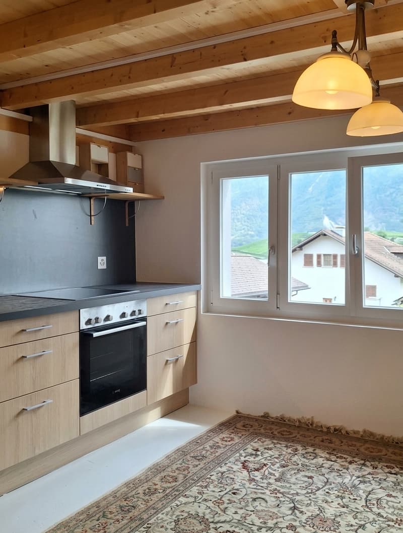 Charmante, frisch renovierte 3.5-Zimmer-Attikawohnung inkl. Parkplatz (2)