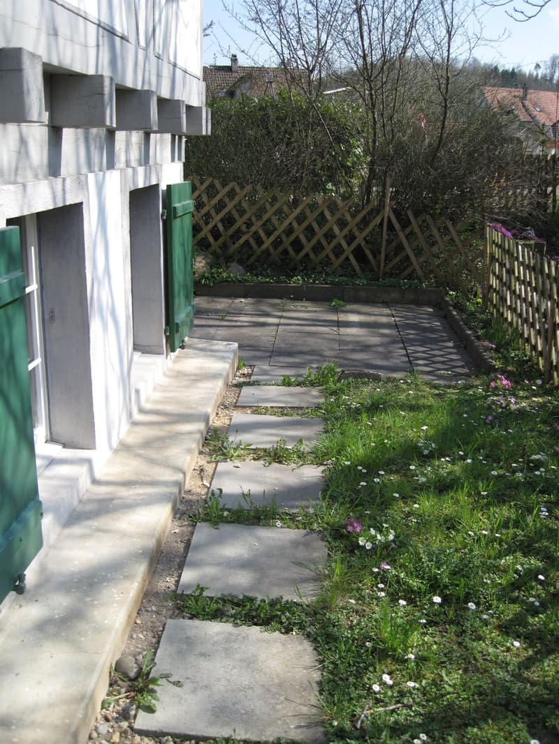 Cozy 3-room old building apartment with balcony in Freienstein-Teufen (10)