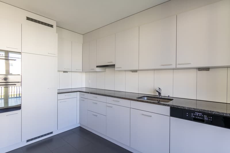 RISERVATO - Appartamento moderno 4.5 locali con balcone a Lenzburg (7)