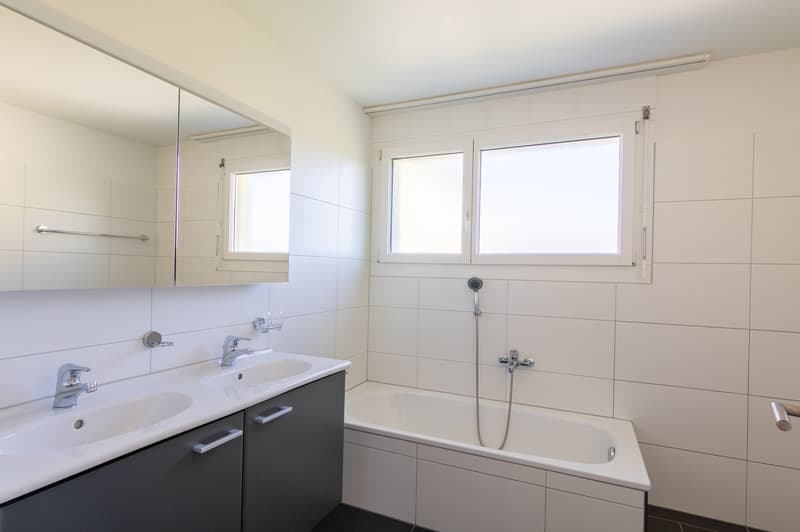 RISERVATO - Appartamento moderno 4.5 locali con balcone a Lenzburg (10)