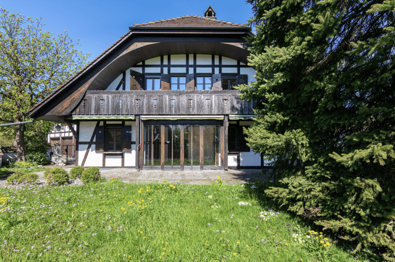 Charmante maison unifamiliale de 7,5 pièces avec sauna et garage à Brittnau (2)