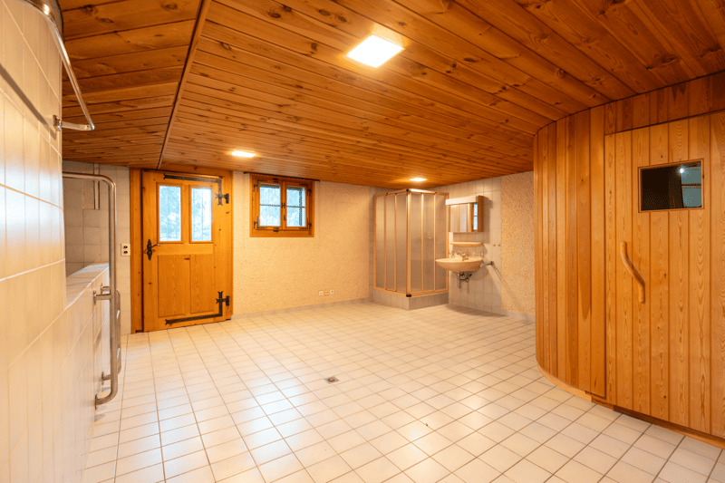 Charmante maison unifamiliale de 7,5 pièces avec sauna et garage à Brittnau (19)