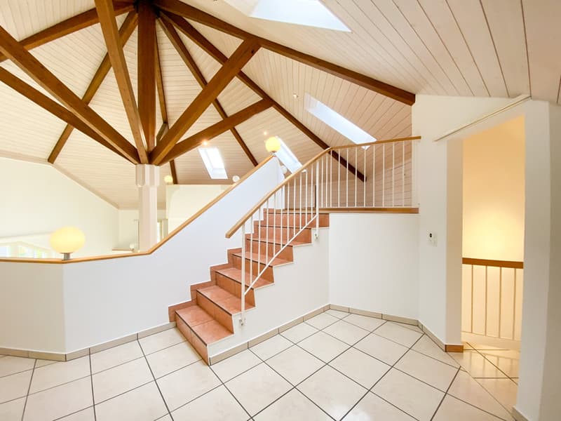 Villa de campagne avec une architecture unique et un potentiel de développement (13)