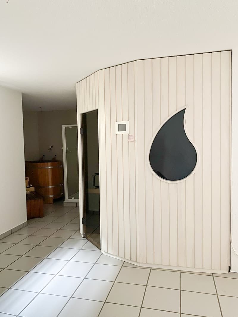 Villa de campagne avec une architecture unique et un potentiel de développement (18)