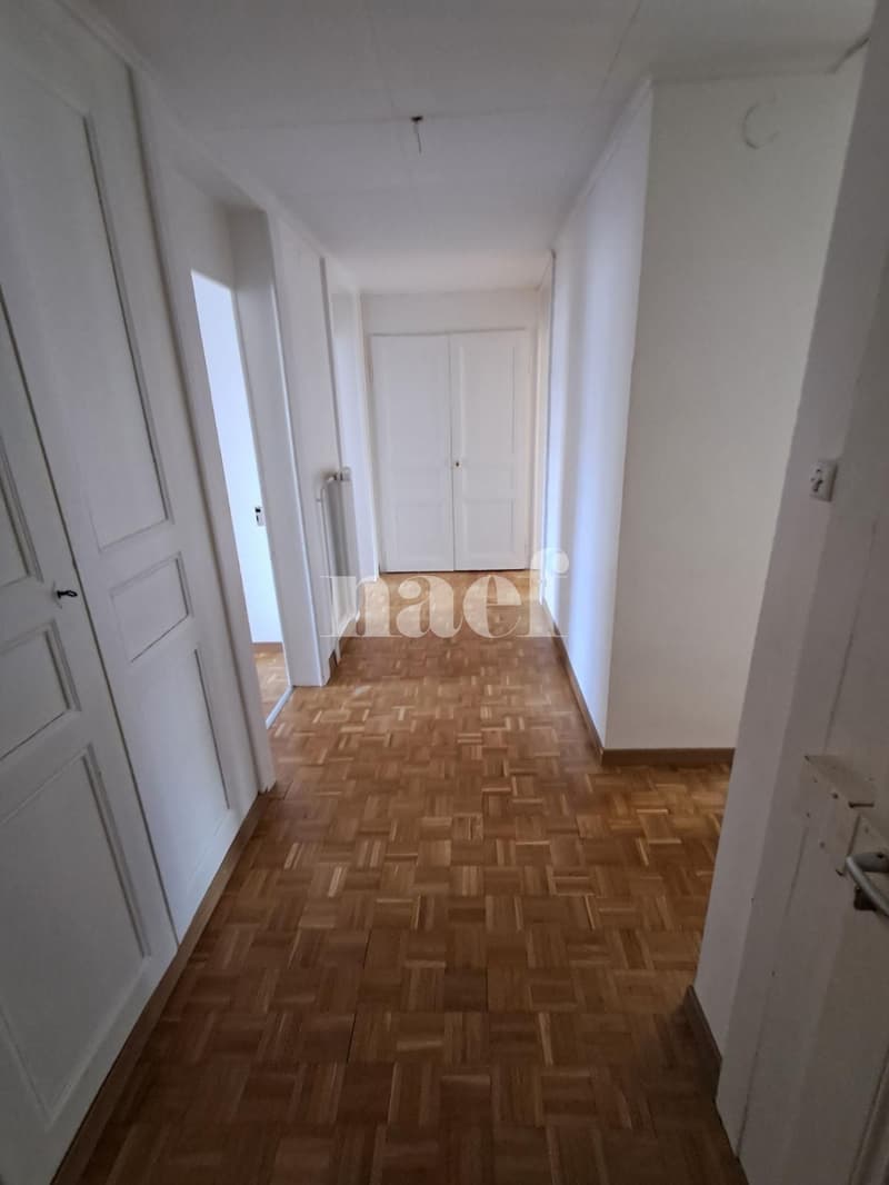 Wohnung mit 3.5 Zimmern in der Nähe aller Einrichtungen (7)