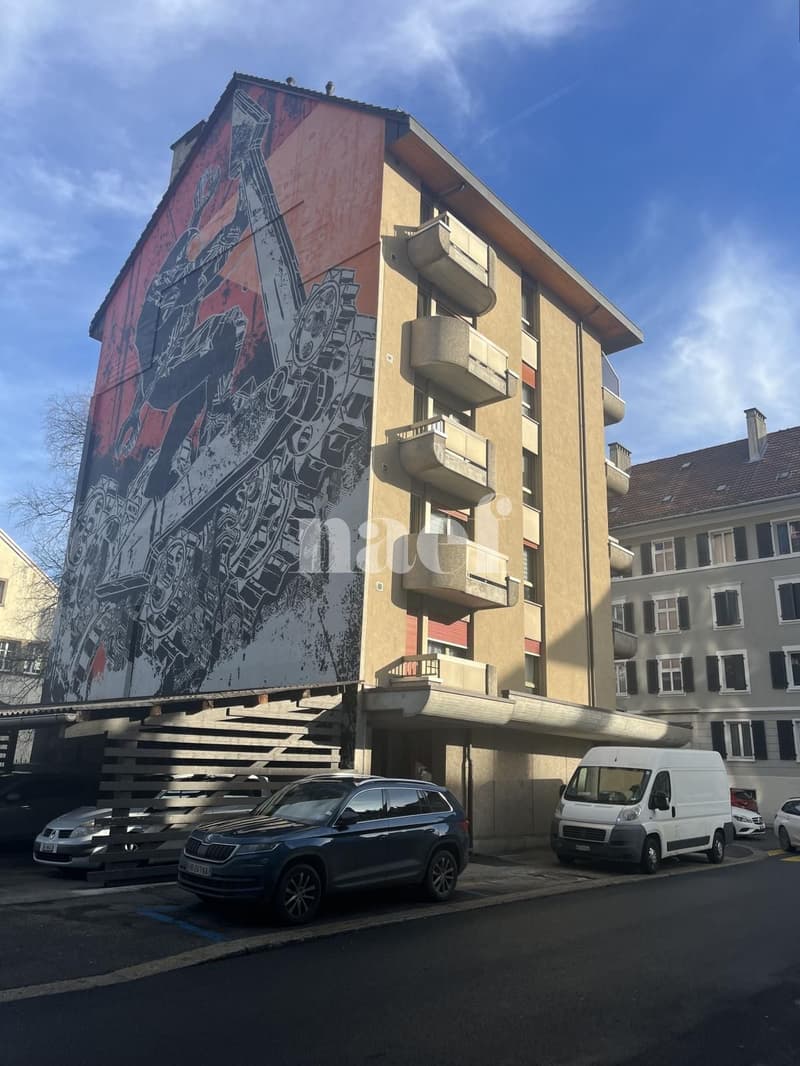 Appartamento di quattro locali con balcone in centro città (8)