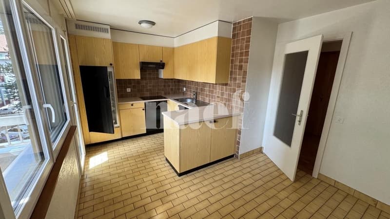 Appartamento di quattro locali con balcone in centro città (2)