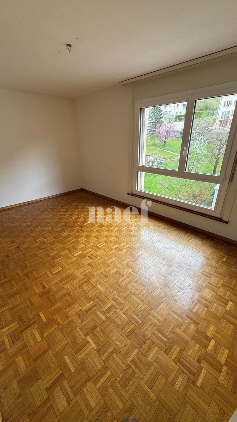 Appartamento di quattro locali con balcone in centro città (4)
