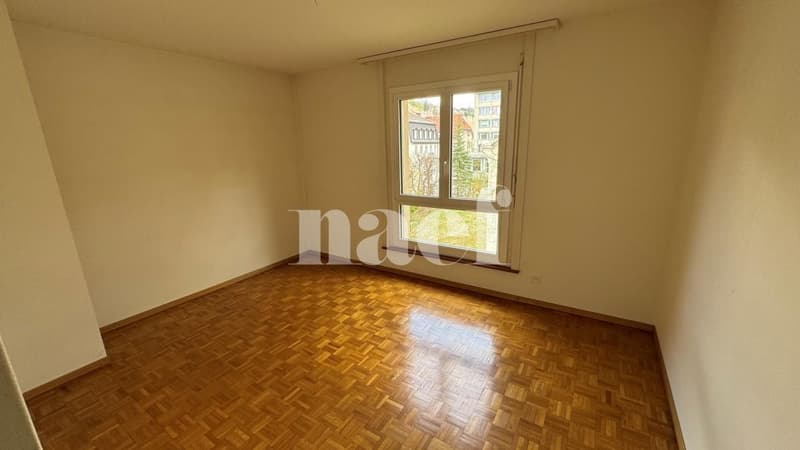 Appartamento di quattro locali con balcone in centro città (5)