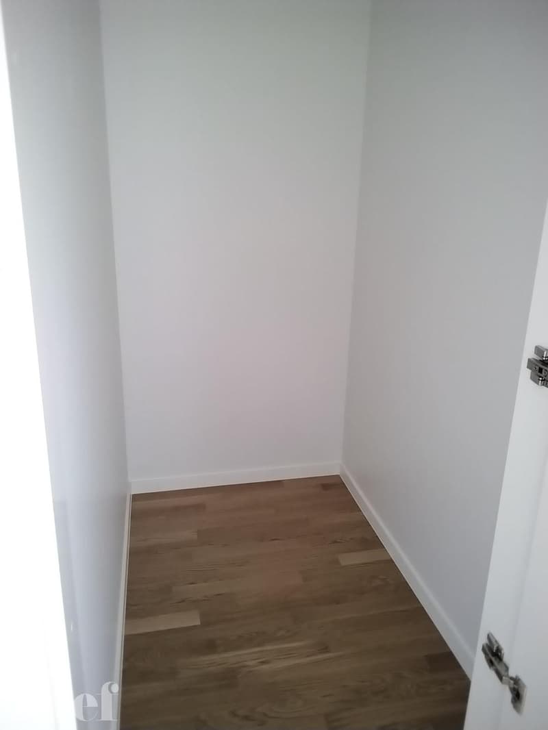 Prächtiges 2-Zimmer-Apartment mit viel Licht im Stadtzentrum (8)