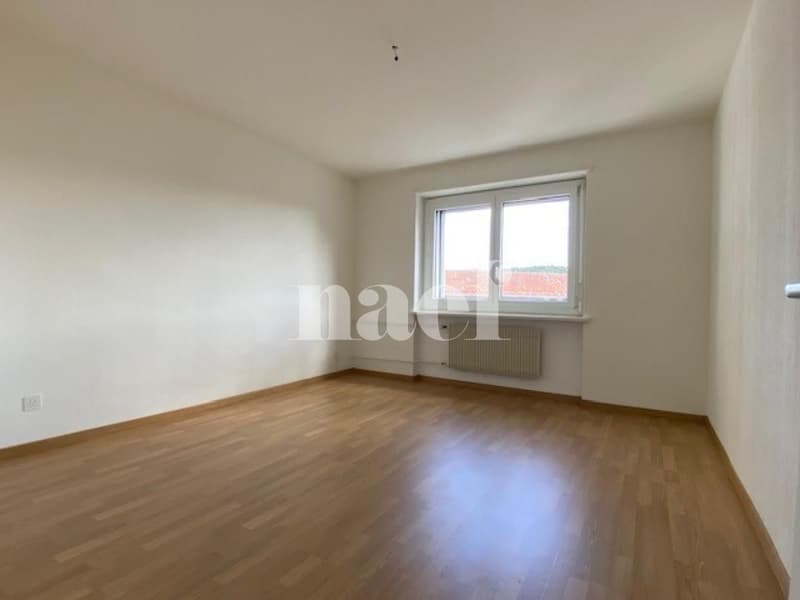 Dreizimmerwohnung im 4. Stock (2)