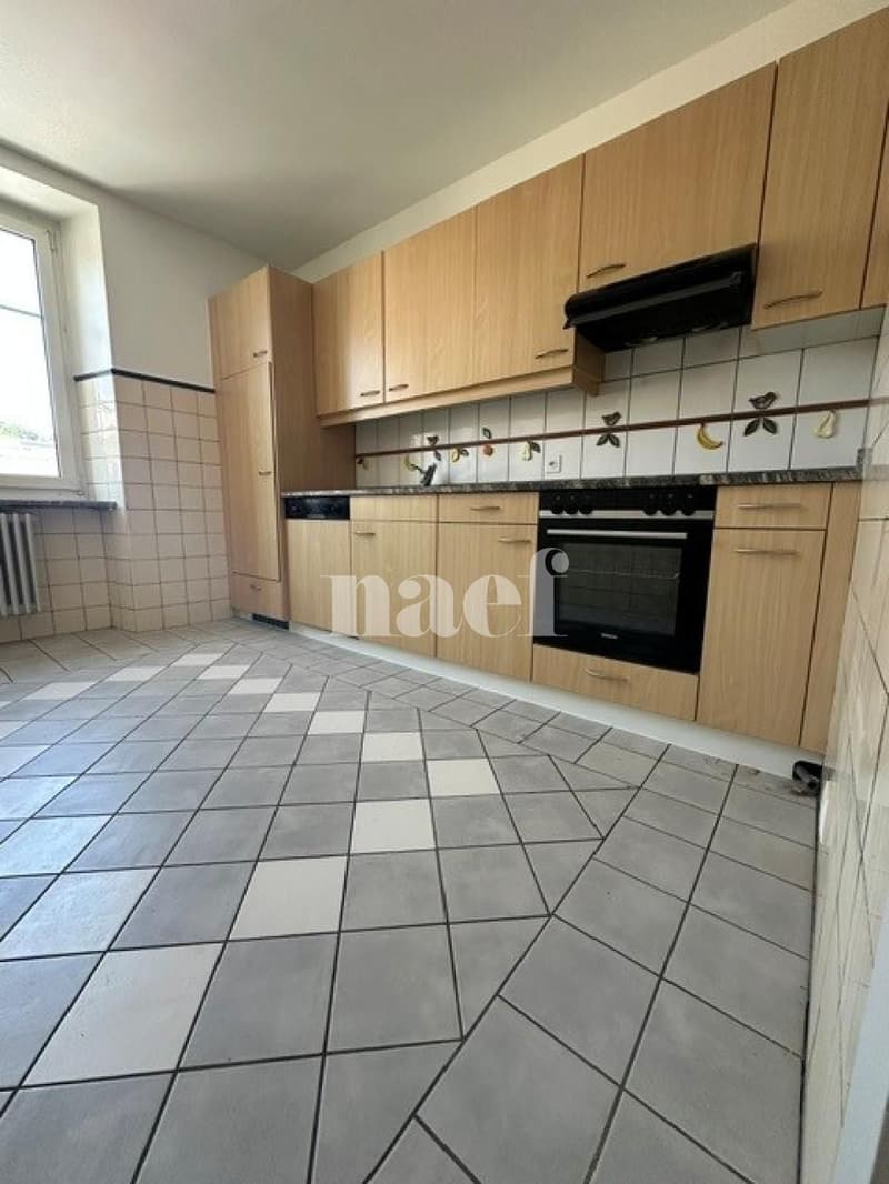 Three-room apartment on the 4th floor (1)