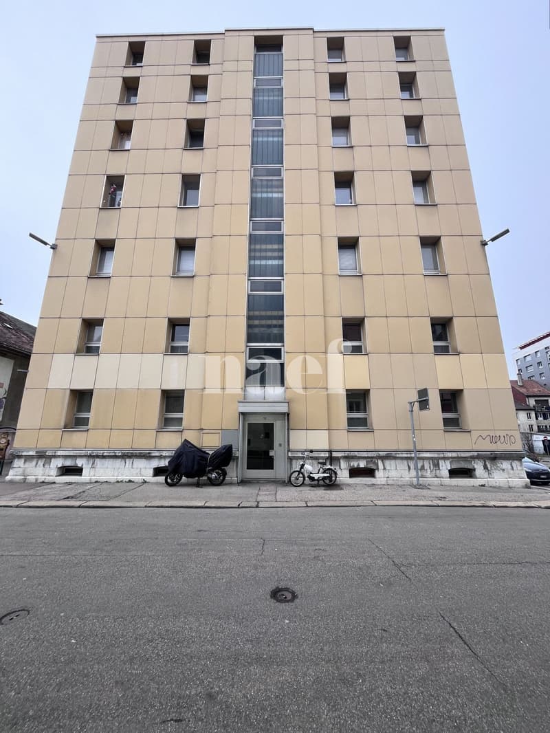 Appartement de 4.5 pièces en plein centre-ville (8)