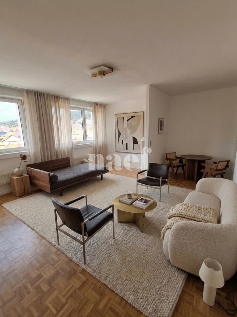 Studio 8e étage (immeuble avec ascenseur) (1)