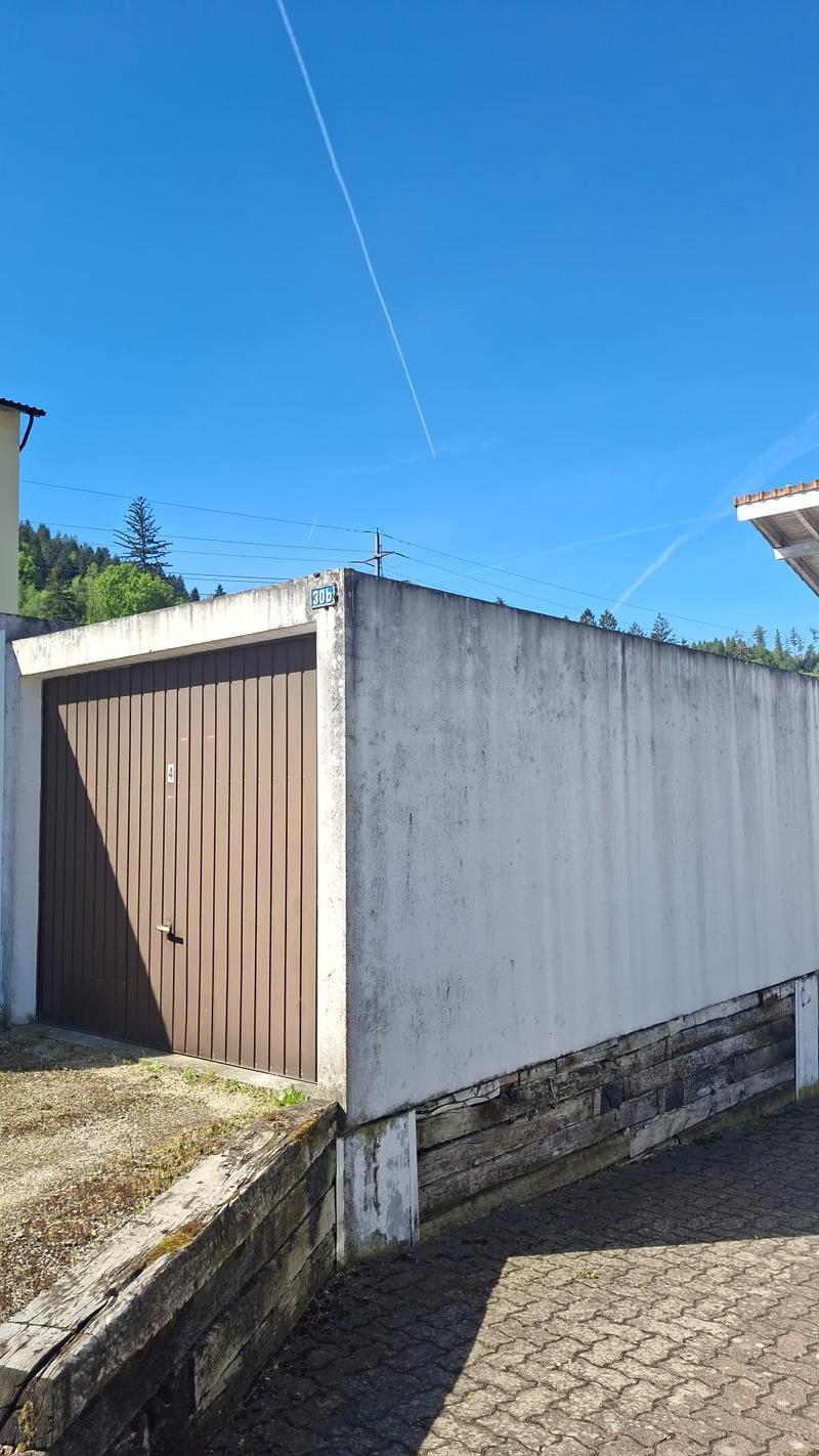 Massive Concrete Element Garages – available immediately, well-maintained (3)