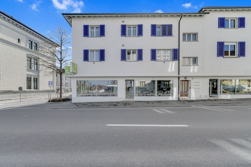 Renditeobjekt an Zentraler Lage - Mehrfamilienhaus mit 5 Wohnungen + 2 Gewerbe (2)