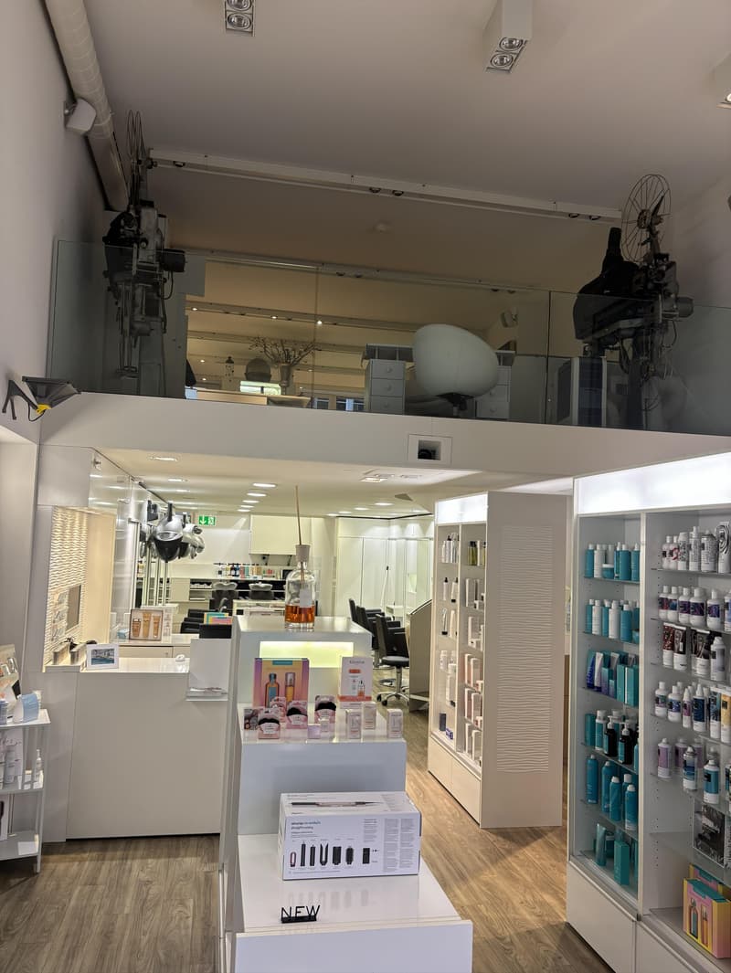 Spazio di vendita esclusivo in affitto nel centro di Zurigo (2)