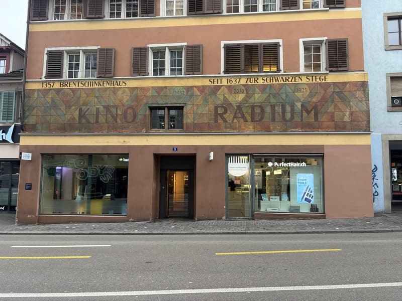 Spazio di vendita esclusivo in affitto nel centro di Zurigo (1)