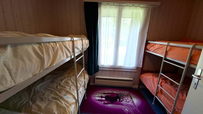Schlafzimmer mit zwei Stockbetten