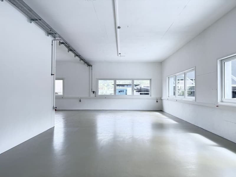 Espace commercial génial avec rampe d'accès (14)