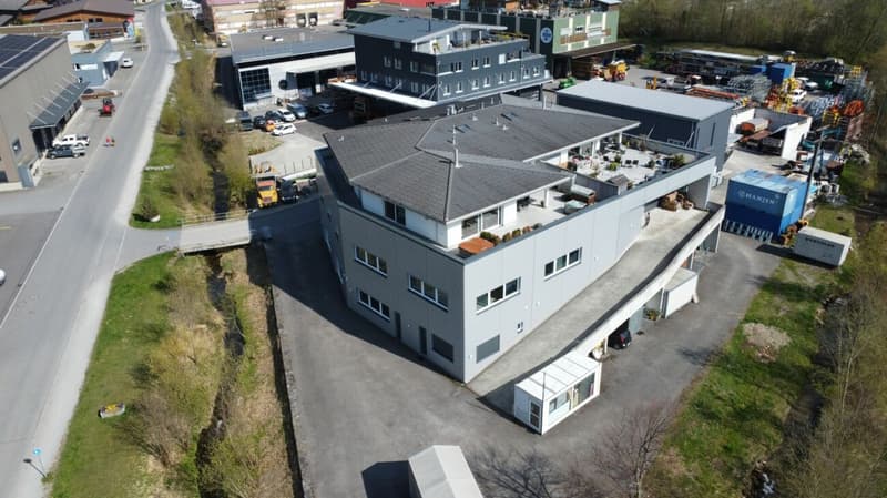 Espace commercial génial avec rampe d'accès (4)